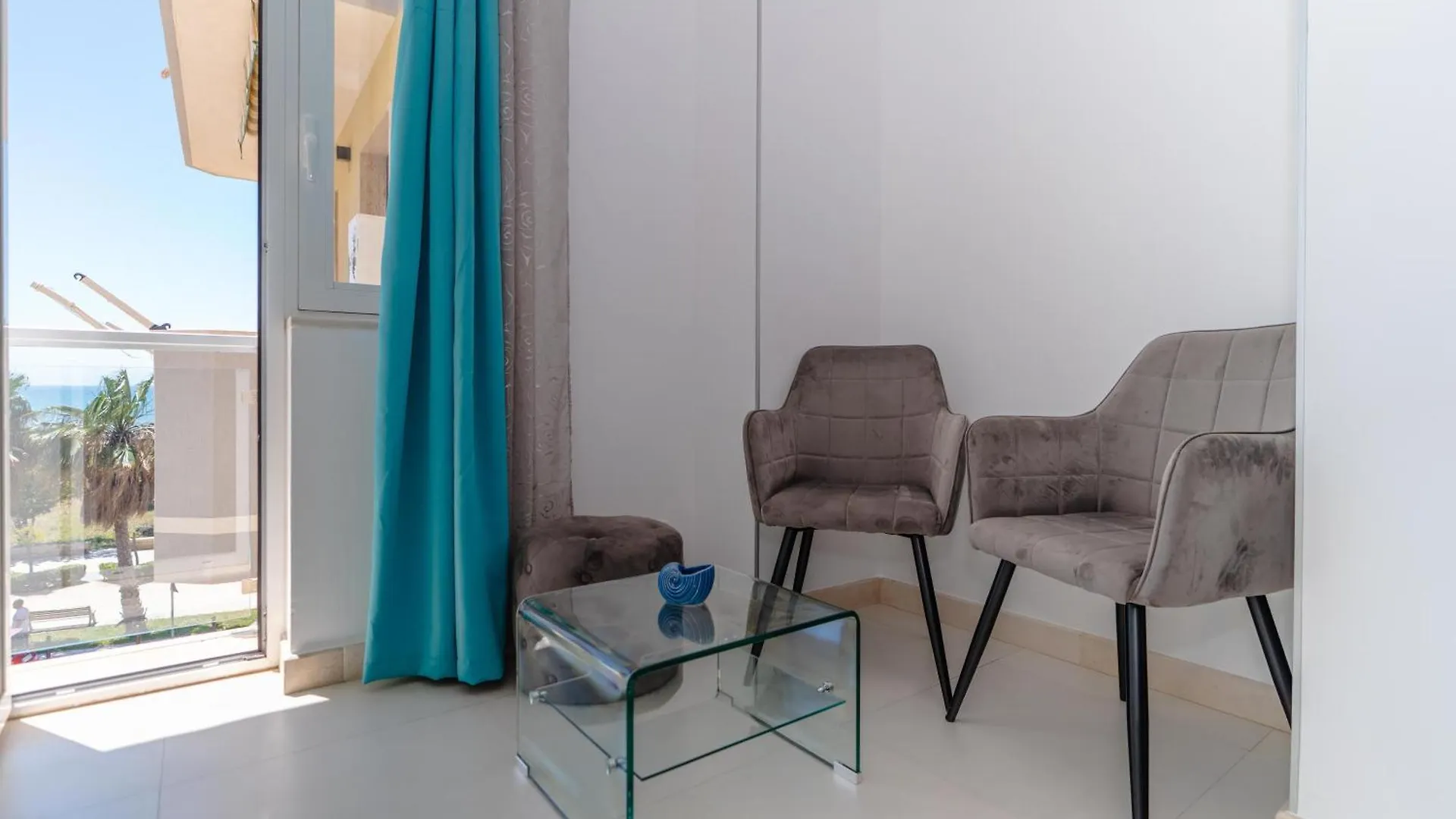شقة فندقية بوزالو Madagi Beachfront Apartments